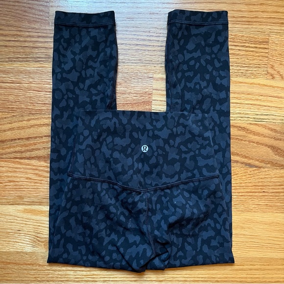 Lululemon align crop in Incognito Camo Multi Grey size 2 - Picture 3 of 6
